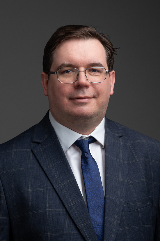Piotr Regulski – Prodziekan ds. współpracy z zagranicą oraz kierunków lekarsko-dentystycznego w języku angielskim i elektroradiologii Wydziału Lekarsko-Stomatologicznego Warszawskiego Uniwersytetu Medycznego, zdjęcie portretowe